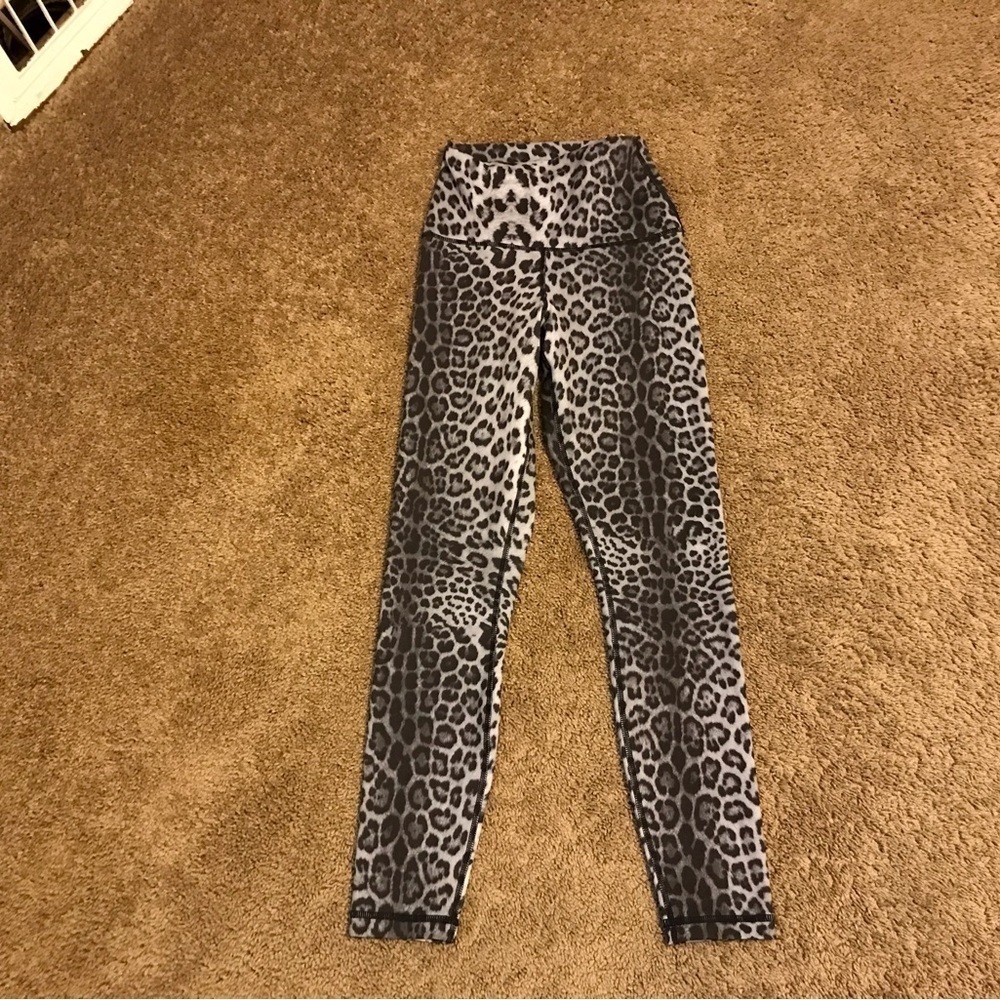 Yogalicious Leopard Print Leggings - Black and Gray super cute and flattering